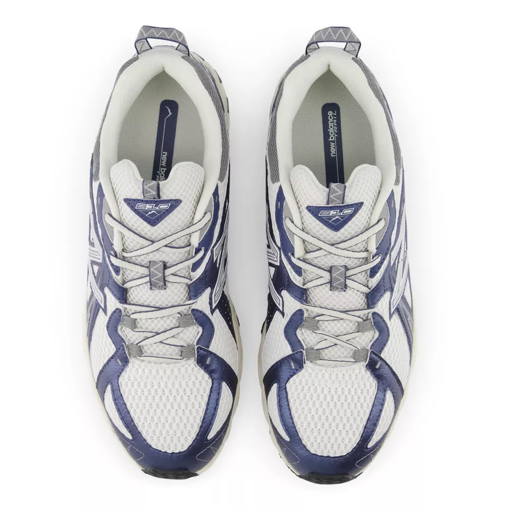 New Balance 610v1